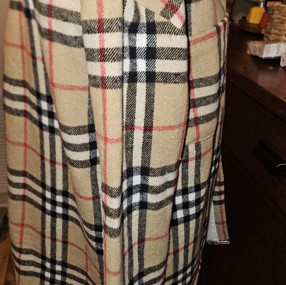 Plaid Women's Sherpa-Lined Light Jacket - Picture 4 of 5